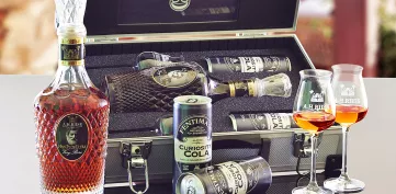 Ajándék AL Koffer Rummal