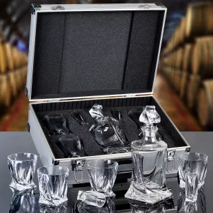 Karaffa QUADRO Bohemia Crystal ajándék AL Koffer