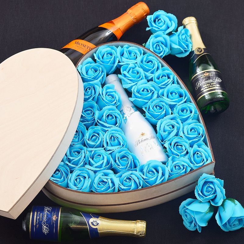 Dárkové Srdce s mýdlovými růžemi - modrá - originální dárek pro ženu